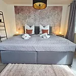 Bohnapartments Suedpark - Naehe Steigerwaldstadion - Parkplatz - Wlan - Vollausstattung * エアフルト